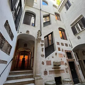 Apartment Center, Luxury & History In Via Monserrato, Rome